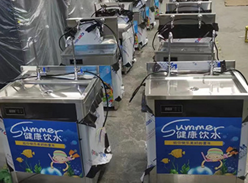 一開一溫飲水機生產車間